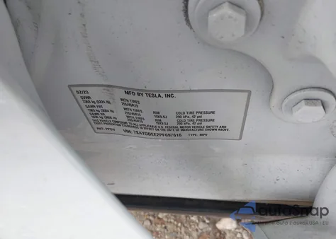 2023 Tesla Model Y Awd/Long Range Dual Motor All-Wheel Drive из США, поврежденный, VIN 7SAYGDEE2PF697616